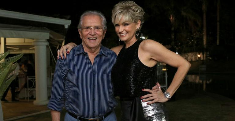 Andréa Nóbrega festeja seus 47 anos ao lado da família