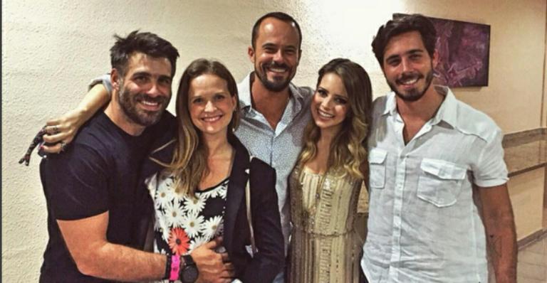 Ex-namorados, Sandy e Paulo Vilhena se encontram em bastidores de show