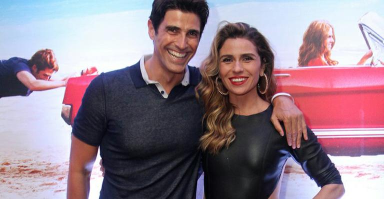 Giovanna Antonelli exibe cinturinha de pilão na pré-estreia de ‘SOS Mulheres ao Mar 2’