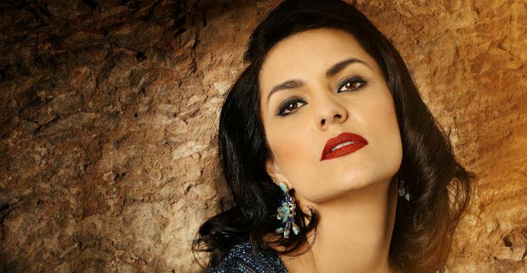 Atriz Paula Barbosa investe na carreira de cantora e lança uma nova música