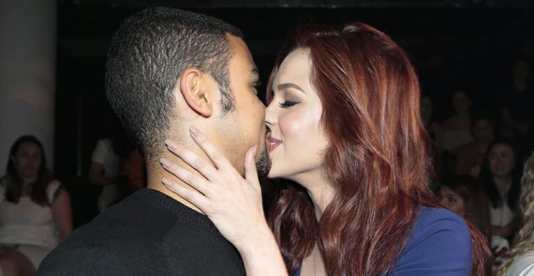 Sophia Abrahão e Sérgio Malheiros: clima de romance em desfile
