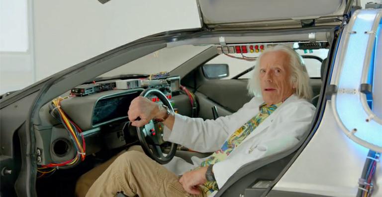 ‘De Volta para o Futuro’: Christopher Lloyd revive Doc Brown para mandar mensagem especial