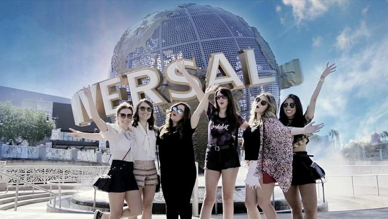 Blogueiras da Caras curtem o Universal Studios