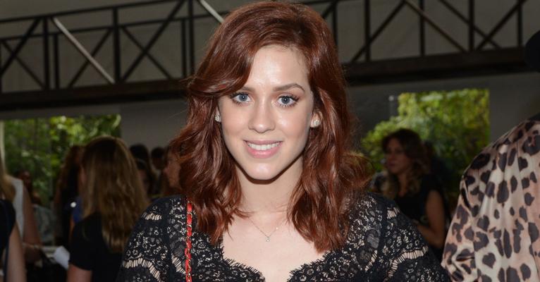 Sophia Abrahão confere desfile de Lethicia Bronstein na SPFW