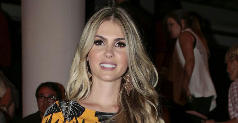 Bárbara Evans pula de bungee jump na Nova Zelândia