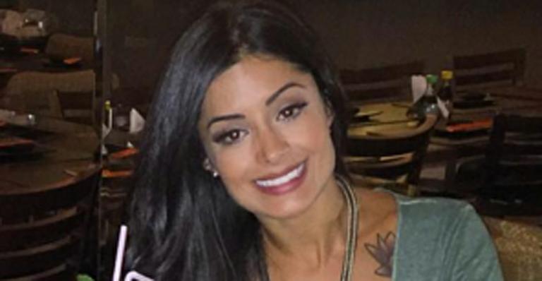 Aline Riscado exibe corpo sarado nas redes sociais e ganha elogios