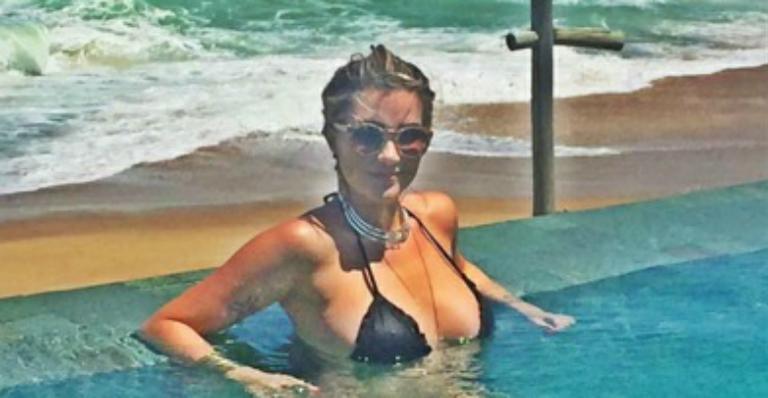 Grávida, Aline Gotschalg exibe barriguinha: “Ainda não tive desejo”