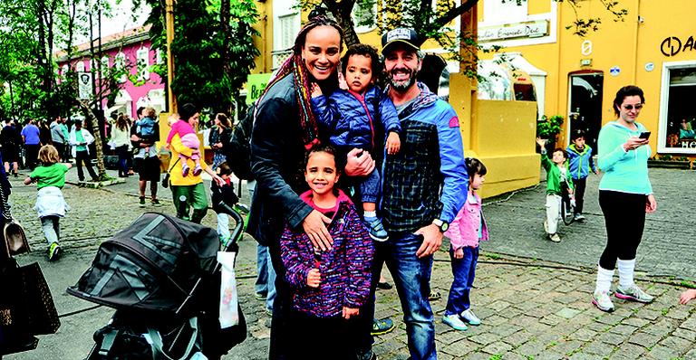 Meiguice e equilíbrio de Rayssa e Sophia na pista