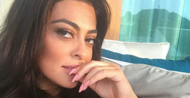 Juliana Paes faz selfie de lingerie e deixa fãs babando: “É mãe e continua sexy”