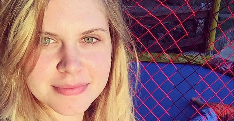 Carolinie Figueiredo fala das mudanças no corpo com a maternidade: ‘Me senti um alien’