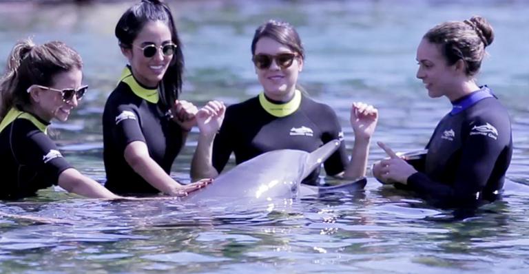 Blogueiras da Caras se jogam em Orlando