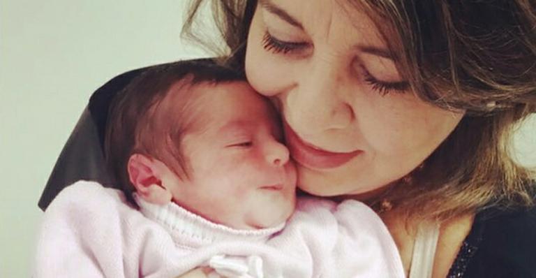 Roberta Miranda se derrete por Laura, neta de Roberto Carlos