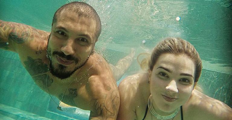 “Nossa família é maravilhosa”, diz Fernando Medeiros ao lado de Aline Gotschalg