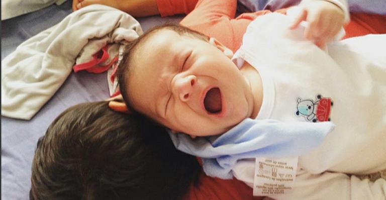 Que fofos! Fernanda Gentil mostra o filho e o afilhado dormindo juntos