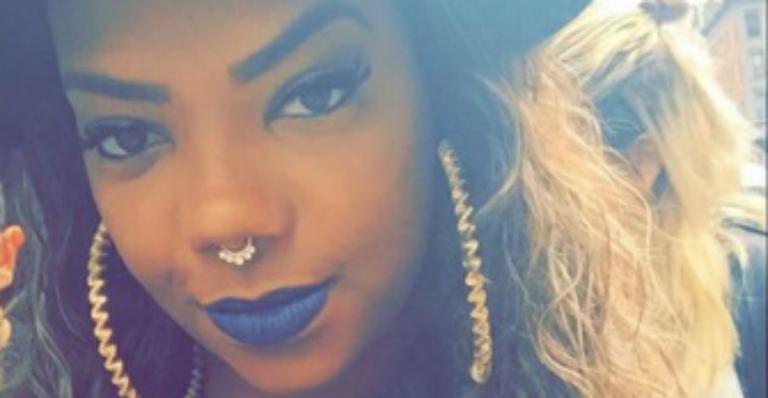 Fã critica piercing no nariz de Ludmilla e cantora rebate: “Não tem espelho dentro de casa”