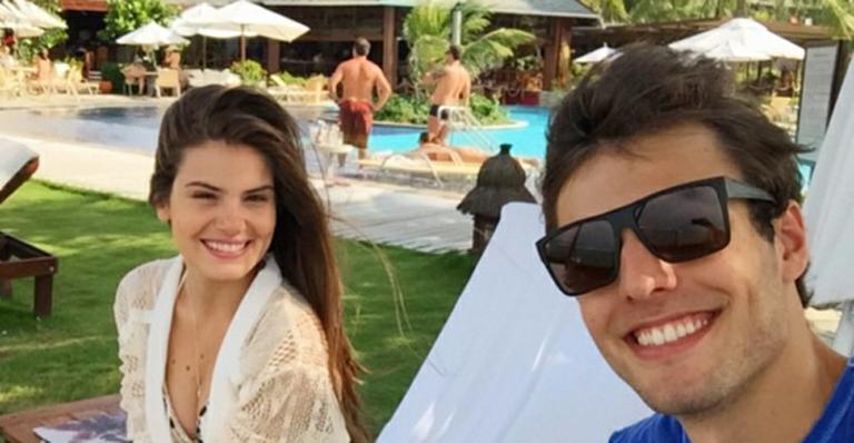 Camila Queiroz ganha declaração do namorado nas redes sociais
