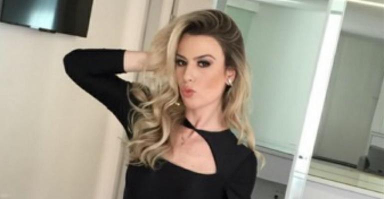 Fernanda Keulla posa de shortinho e fãs criticam suposta magreza excessiva