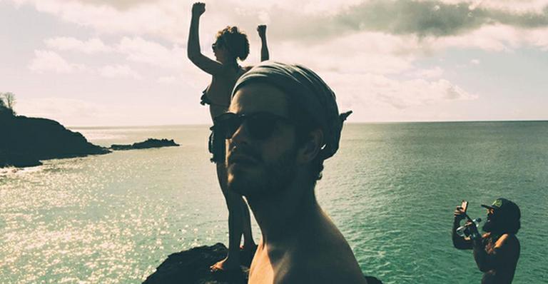 Maurício Destri curte férias em Fernando de Noronha