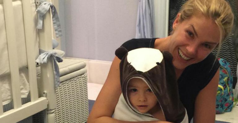 Marido de Ana Hickmann mostra filho na aula de natação: ‘Orgulho monstro’