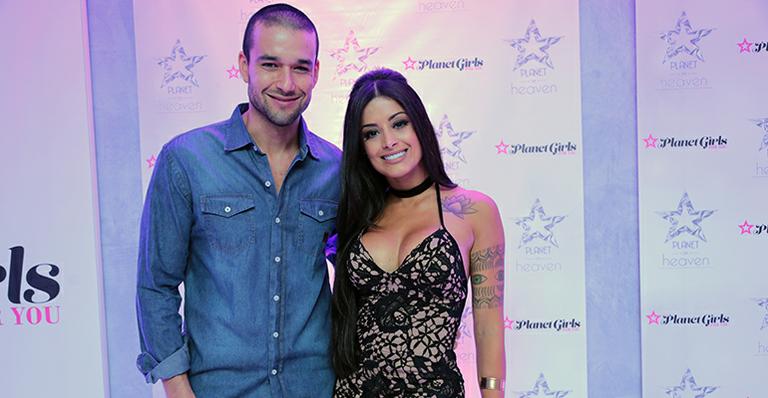 Sérgio Marone apresenta desfile de grife feminina