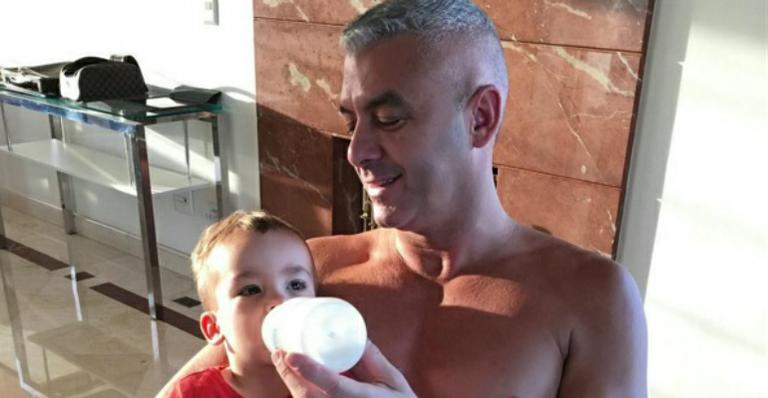 Filho de Ana Hickmann impressiona seguidores por tamanho: “Está muito grande”