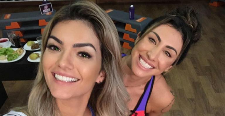 Kelly Key e Jaque Khury exibem corpo sarado nas redes sociais