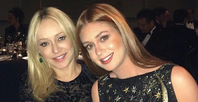 Marina Ruy Barbosa posa com a mãe e semelhança impressiona: “Parecem irmãs”