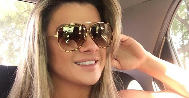 Sem maquiagem, Mirella Santos posa ao acordar ao lado da pequena Valentina