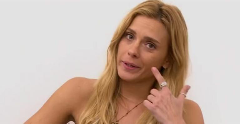 Carolina Dieckmann garante que leva vida comum: “Sou uma mulher normal de 37 anos”