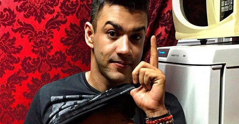 Gusttavo Lima mostra tanquinho nas redes sociais e ganha elogio de fã: ‘Colírio’