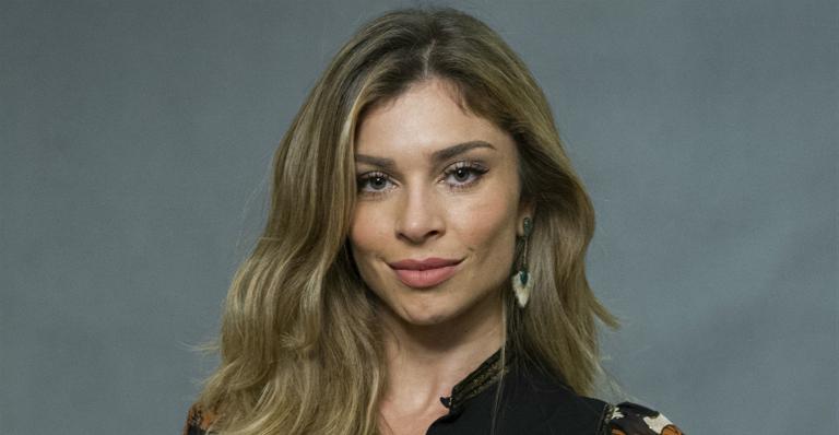 Grazi Massafera exibe sua boa forma em Fernando de Noronha