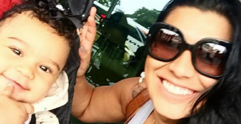 Ellen Cardoso mostra fofura da filha Maria Victória e fãs comentam: “A cara do Naldo”