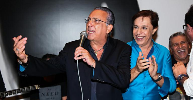 Galvão Bueno participa de jantar de confraternização