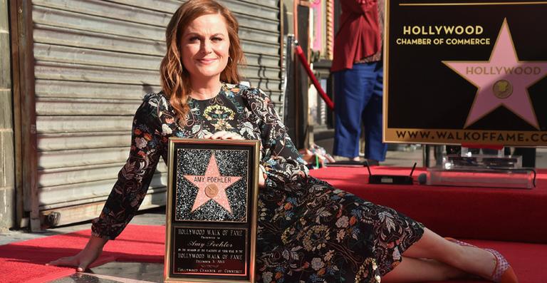 Amy Poehler ganha estrela na Calçada da Fama de Hollywood