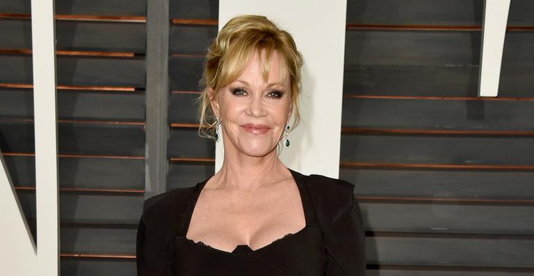 Melanie Griffith posa sem maquiagem e rebate críticas: “Digam mais maldades”