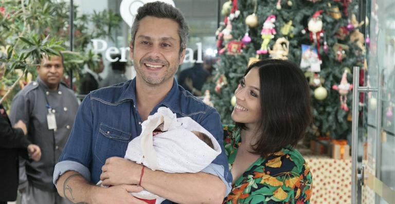 Alexandre Nero se derrete ao falar do filho: “Dei banho e troquei fralda já no primeiro dia”