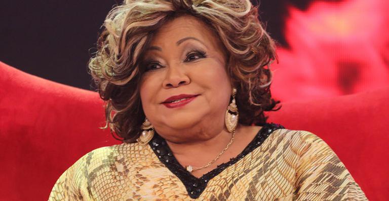 Alcione tieta Maju Coutinho em encontro na Globo