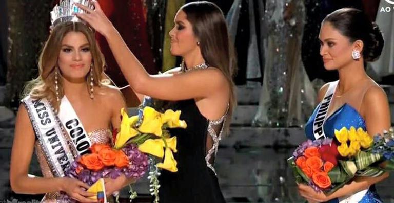 Latinas do Miss Universo acusam Miss Filipinas de tirar a coroa da Miss Colômbia