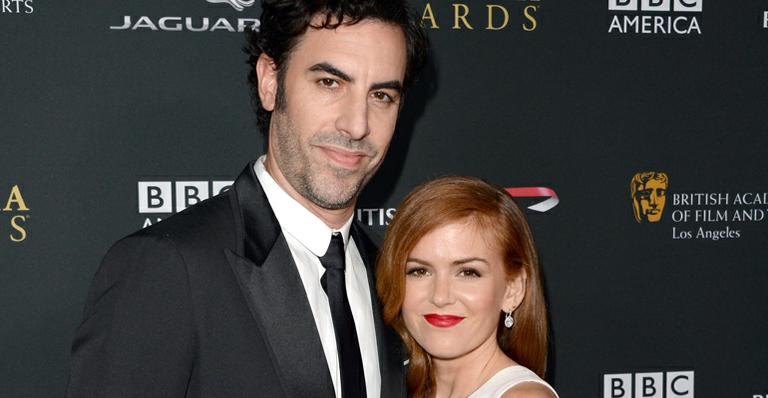 Sacha Baron Cohen e Isla Fisher doam US$ 1 milhão a refugiados sírios