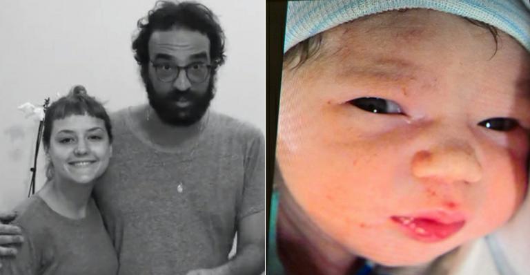 Mallu Magalhães mostra a filha brincando no piano aos 2 meses