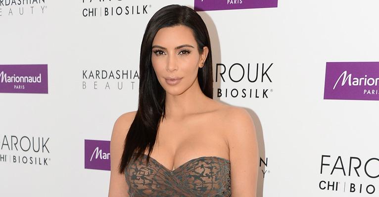 Kim Kardashian revela o que deseja fazer em 2016: ‘Emagrecer’