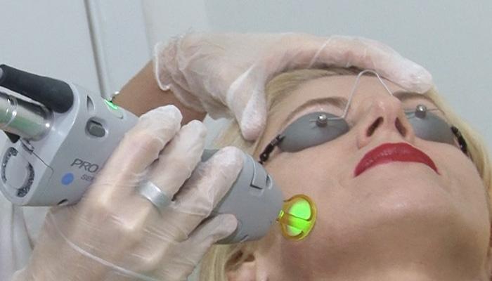 Projeto verão: Val Marchiori mostra tratamento facial