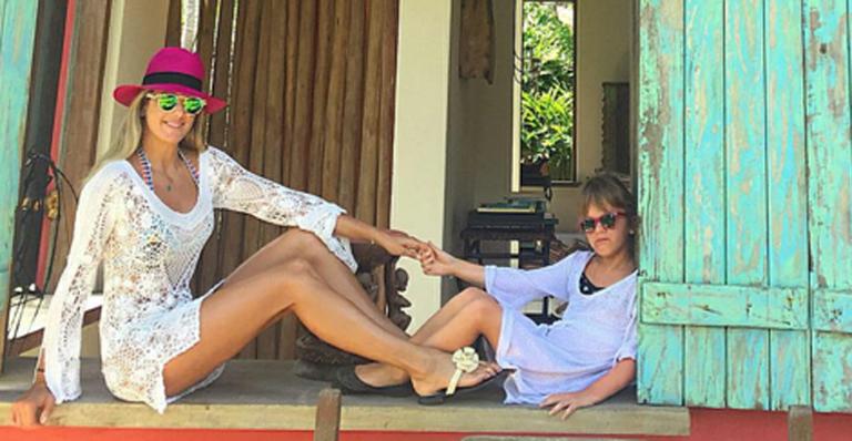 Ticiane Pinheiro curte as férias com Rafa na Bahia