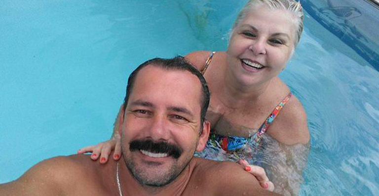 Ex-BBB Vovó Naná assume namoro com homem 27 anos mais novo: ‘Ele tem a chave do meu coração’