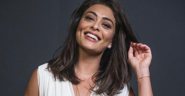 Juliana Paes mostra momento de carinho com Antonio