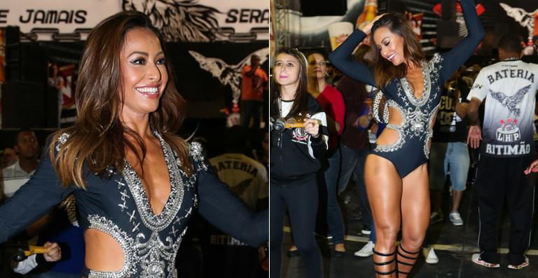 Sabrina Sato mostra samba no pé na Gaviões da Fiel