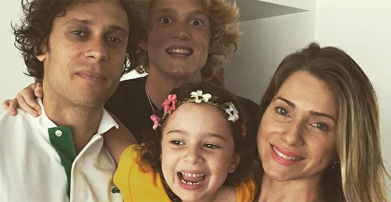 Ao lado da família, Letícia Spiller comemora os cinco anos de Stella: ‘Filha de aquário’