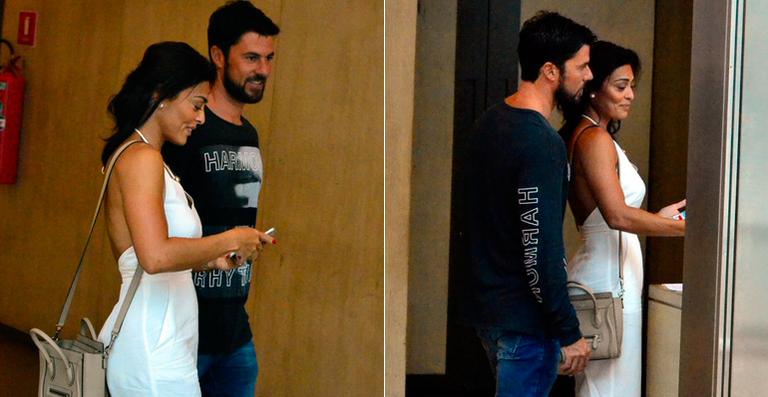 Juliana Paes curte a tarde no cinema com a família