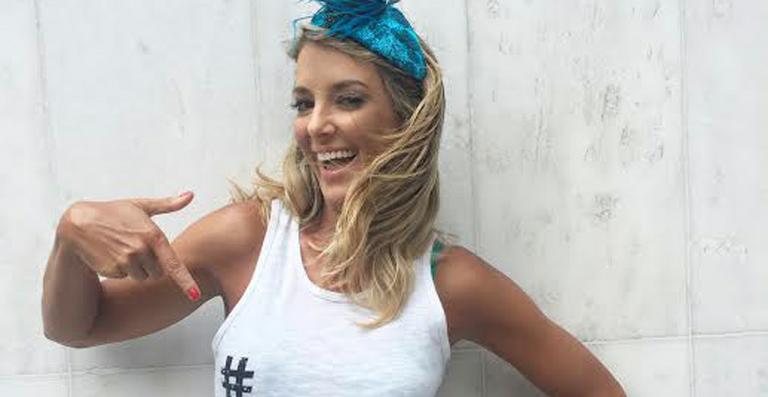 Ticiane Pinheiro vai desfilar pela Vila Isabel na Sapucaí