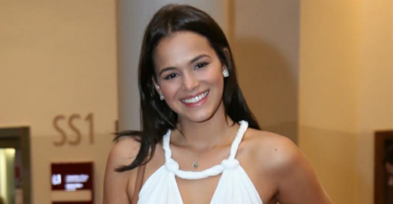 Bruna Marquezine admite que sai da dieta no final de semana